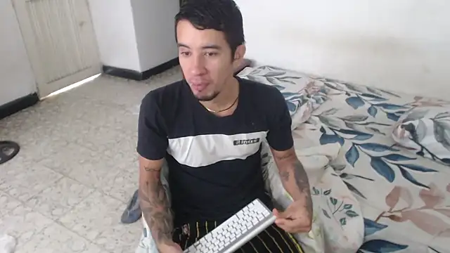 couplehotfantasies online show from September 2025 06:46:01 PM