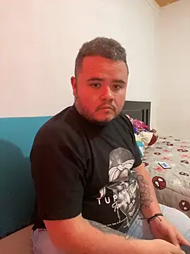 Snapshot of Chimbo-1996 chatting on September 2025 06:08:02 PM Chimbo-1996 online show from September 2025 06:08:02 PM