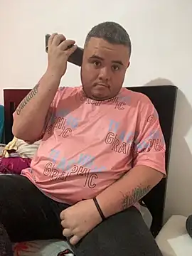 Snapshot of Chimbo-1996 chatting on September 2025 06:31:01 PM Chimbo-1996 online show from September 2025 06:31:01 PM