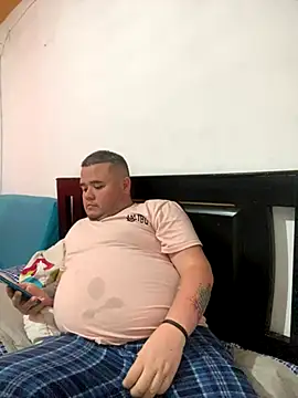 Snapshot of Chimbo-1996 chatting on October 2025 06:38:02 PM Chimbo-1996 online show from October 2025 06:38:02 PM