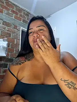 Snapshot of NARNYALABELLA chatting on October 2025 11:50:02 AM NARNYALABELLA online show from October 2025 11:50:02 AM