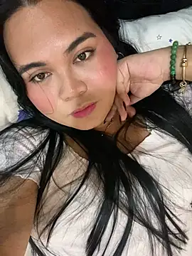 Snapshot of YourThicc_bella chatting on February 2026 03:19:02 PM YourThicc bella online show from February 2026 03:19:02 PM