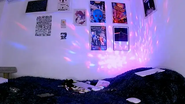 plutonbluemooon333 online show from June 2026 12:32:02 AM