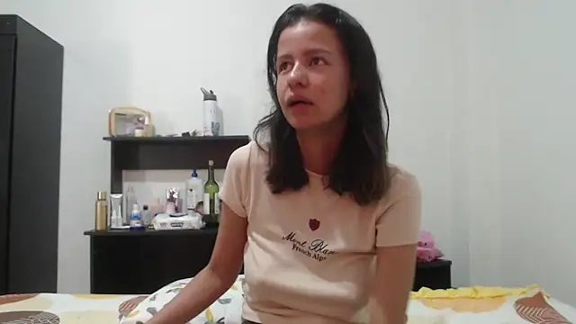 nathaly jones  online show from May 2026 12:32:02 PM