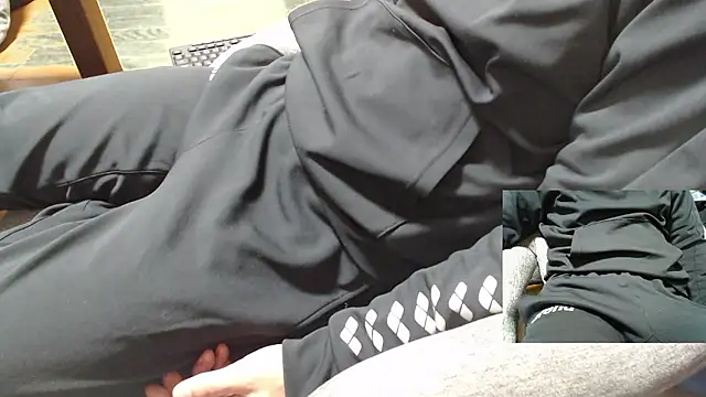 Snapshot of Yasu2000 chatting on January 2026 01:21:02 AM Yasu2000 online show from January 2026 01:21:02 AM