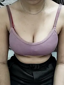 Snapshot of NAIRA5677 chatting on October 2025 04:39:02 PM NAIRA5677 online show from October 2025 04:39:02 PM