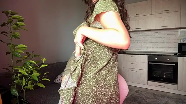 Snapshot of Luna_Raee chatting on September 2025 07:42:01 AM Luna Raee online show from September 2025 07:42:01 AM