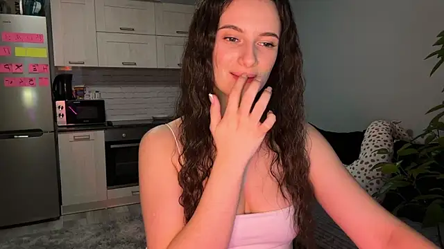 Snapshot of Luna_Raee chatting on October 2025 12:45:01 PM Luna Raee online show from October 2025 12:45:01 PM