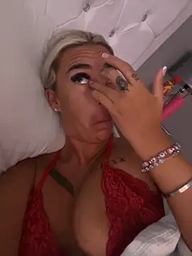 Snapshot of EllieMaeBaby chatting on September 2025 11:34:02 AM EllieMaeBaby online show from September 2025 11:34:02 AM