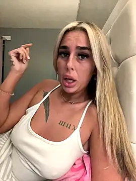 EllieMaeBaby online show from December 2025 09:41:02 PM