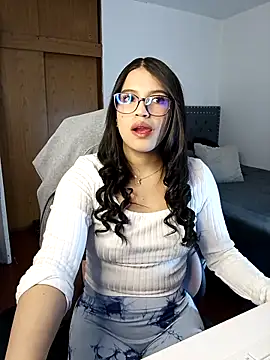 Snapshot of asumi_18 chatting on November 2025 09:50:01 PM asumi 18 online show from November 2025 09:50:01 PM