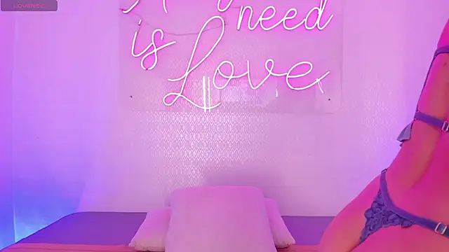 aleksandramiller  online show from January 2026 08:33:01 PM