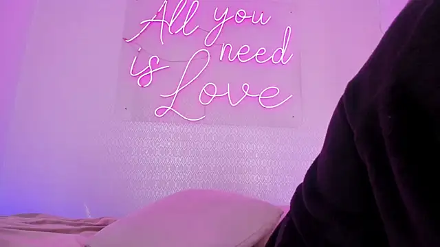 aleksandramiller  online show from May 2026 02:45:01 PM