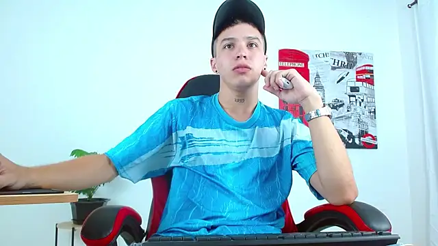 Cumandres18 online show from September 2025 01:57:02 PM