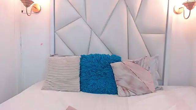 Snapshot of ValuFooster chatting on September 2025 04:10:02 PM ValuFooster online show from September 2025 04:10:02 PM