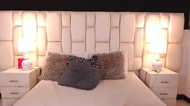 Snapshot of ValuFooster chatting on October 2025 04:18:01 PM ValuFooster online show from October 2025 04:18:01 PM