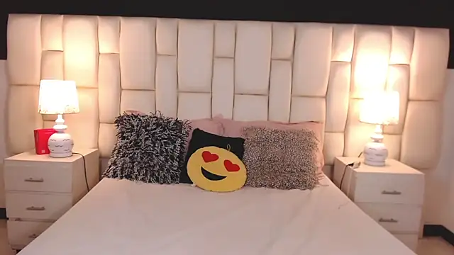 Snapshot of ValuFooster chatting on November 2025 11:23:02 AM ValuFooster online show from November 2025 11:23:02 AM