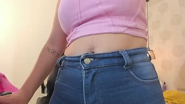 Snapshot of GIANAMILLER6 chatting on October 2025 12:23:02 PM GIANAMILLER6 online show from October 2025 12:23:02 PM