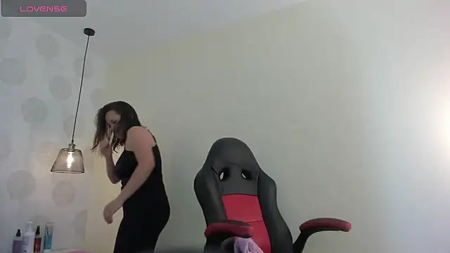 Snapshot of GIANAMILLER6 chatting on November 2025 12:16:01 PM GIANAMILLER6 online show from November 2025 12:16:01 PM