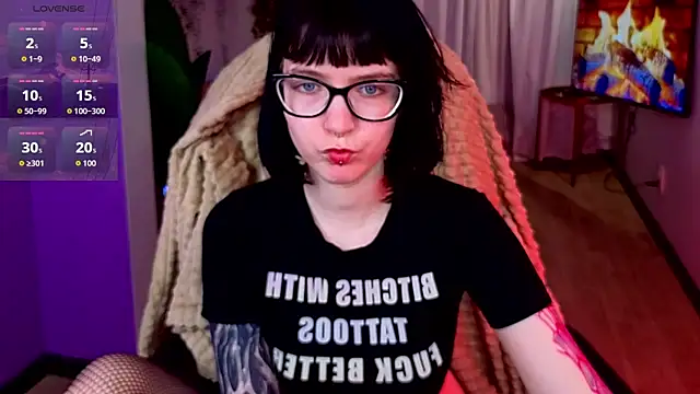 Snapshot of HazelTompson chatting on July 2026 12:14:01 PM HazelTompson online show from July 2026 12:14:01 PM