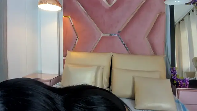 YallianaBrooks online show from February 2026 08:18:01 PM