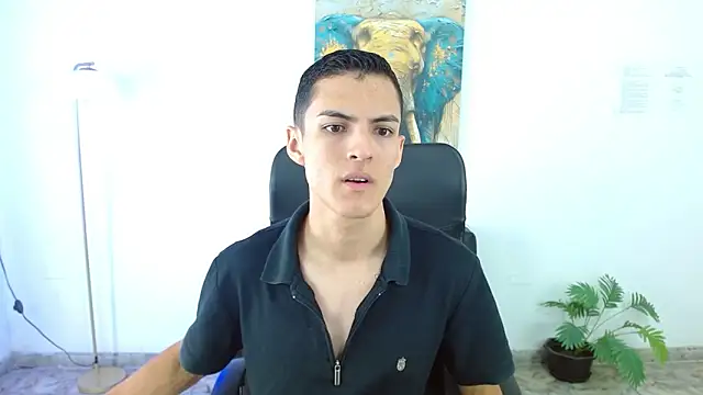 Snapshot of Matiius18 chatting on April 2026 02:10:01 PM Matiius18 online show from April 2026 02:10:01 PM