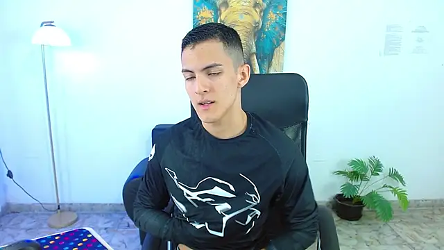 Snapshot of Matiius18 chatting on April 2026 12:55:02 PM Matiius18 online show from April 2026 12:55:02 PM