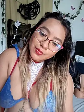 AsshleyVillaloboss online show from October 2025 06:51:01 PM