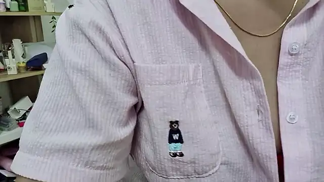 Snapshot of MichiLovely chatting on October 2025 06:19:01 AM MichiLovely online show from October 2025 06:19:01 AM