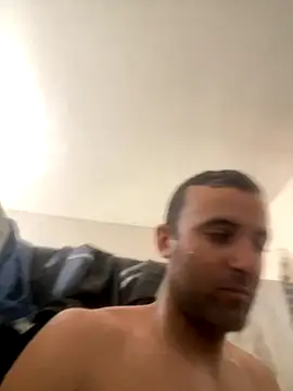 Snapshot of Junior17cm_1993 chatting on November 2025 08:22:02 PM Junior17cm 1993 online show from November 2025 08:22:02 PM