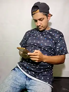 Snapshot of XyeseniaxseX chatting on October 2025 12:06:01 AM XyeseniaxseX online show from October 2025 12:06:01 AM