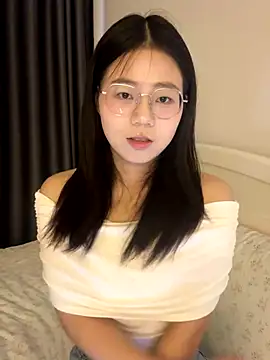 Ella-A9 online show from September 2025 04:45:02 AM