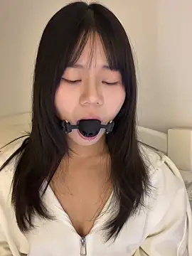 Ella-A9 online show from October 2025 03:22:02 PM