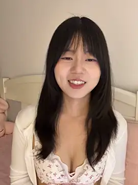 Ella-A9 online show from October 2025 05:47:01 PM