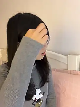 Ella-A9 online show from October 2025 03:35:02 PM