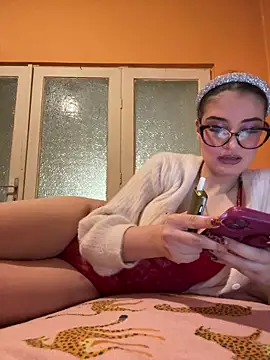 Larra69 online show from February 2026 06:09:01 PM