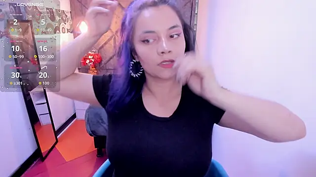 Kiara Cruz   online show from November 2025 08:19:02 PM