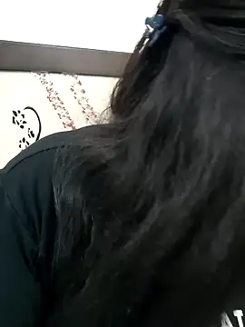 Snapshot of Shy_Peehu chatting on December 2025 08:35:01 PM Shy Peehu online show from December 2025 08:35:01 PM