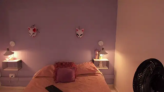 Zoe Lynch  online show from September 2025 11:46:02 AM