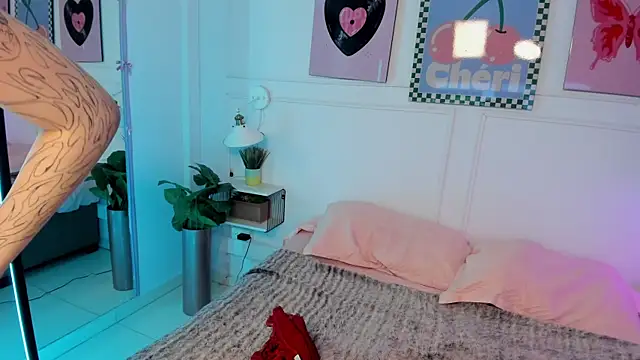 Zoe Lynch  online show from April 2026 11:26:01 AM