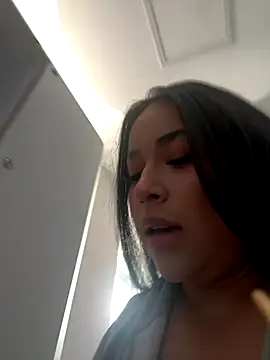 Zoey thompson online show from September 2025 07:38:01 PM