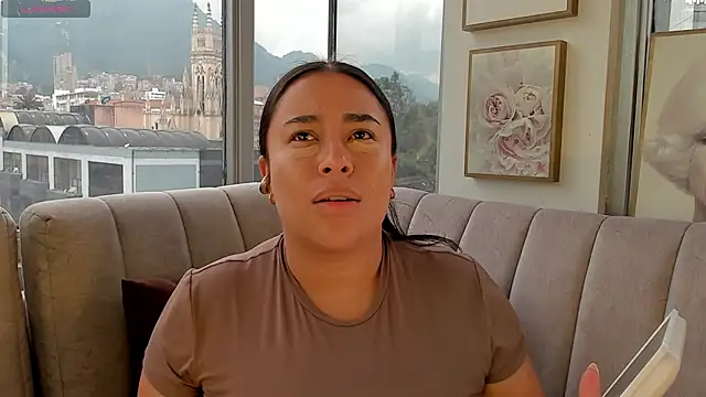 Zoey thompson online show from October 2025 03:32:01 PM