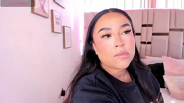 Zoey thompson online show from October 2025 08:00:02 PM