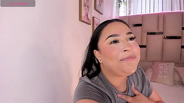 Zoey thompson online show from November 2025 07:48:02 PM