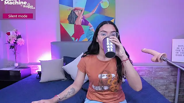 lucyy liiuu online show from October 2025 01:41:01 PM