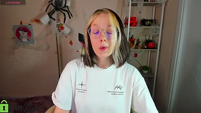 R0cket bunny online show from November 2025 01:06:02 AM