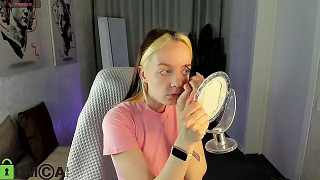 R0cket bunny online show from April 2026 12:37:02 AM