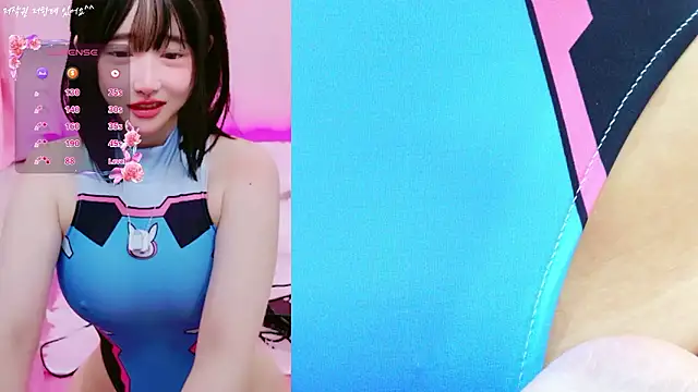 Snapshot of Cupid_33333 chatting on October 2025 12:28:01 PM Cupid 33333 online show from October 2025 12:28:01 PM