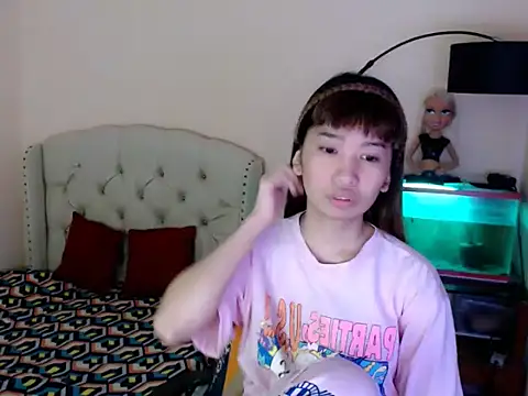 Snapshot of ShantalFoxxy_ chatting on February 2026 01:10:02 AM ShantalFoxxy online show from February 2026 01:10:02 AM