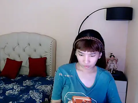 ShantalFoxxy  online show from June 2026 12:05:02 AM